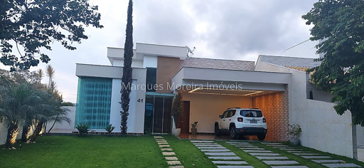 Casa com 4 quartos para venda no bairro Sao Lucas I em Juiz de Fora, MG