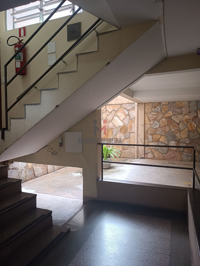 ESCADA DE ACESSO AO BLOCO C