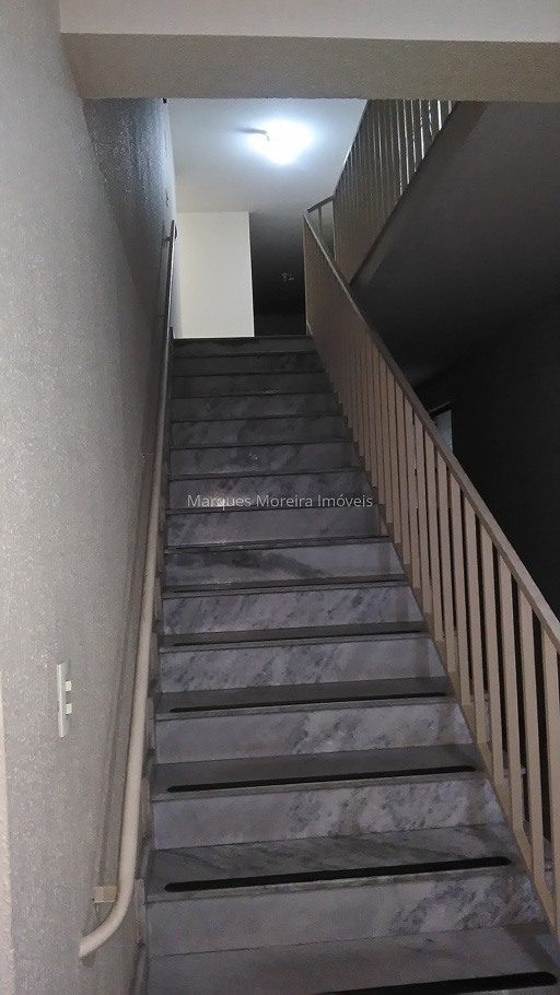 ESCADA DE ACESSO AO ANDAR