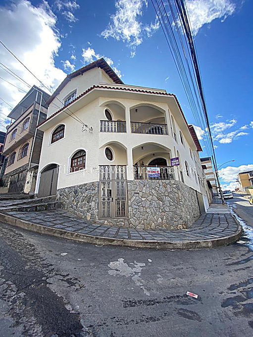 Casa com 4 quartos para venda no bairro Bairu em Juiz de Fora, MG