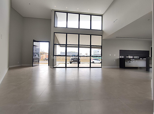 Sala com pé direito duplo