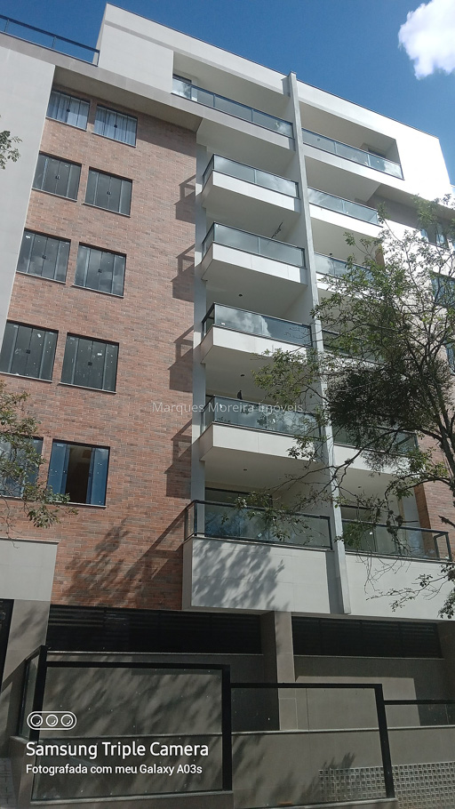 Cobertura com 5 quartos para venda no bairro Vale do Ipê em Juiz de Fora, MG