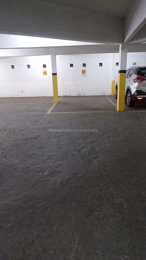 Excelente garagem no Centro!