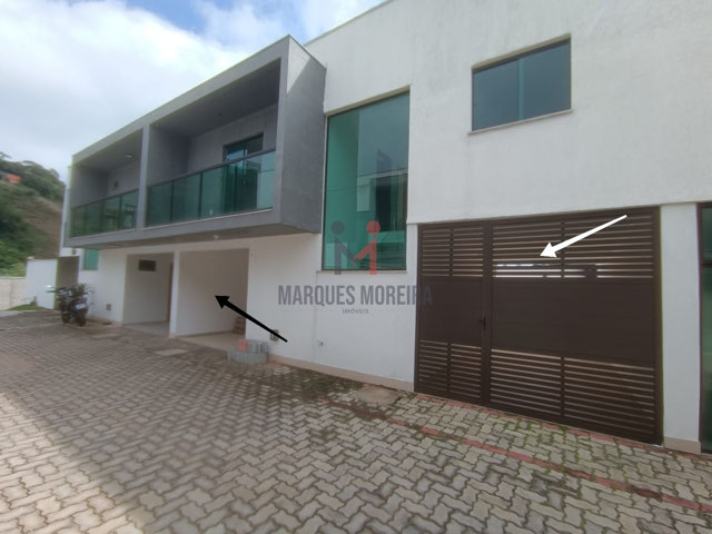 Duas vagas de garagem