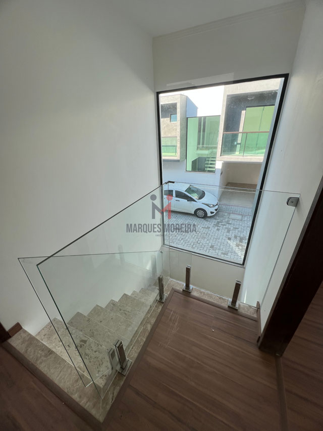 Escada acesso 2º piso