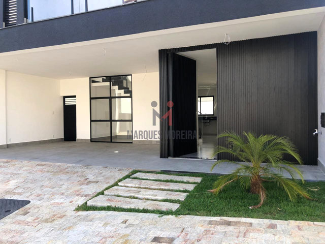 Fachada de Entrada e Garagens
