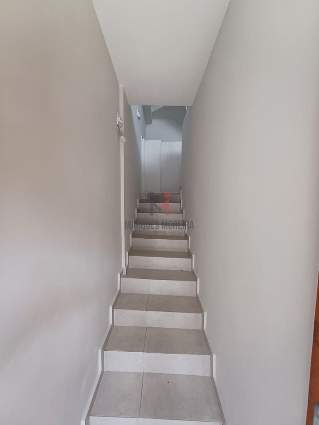 Acesso ao 2º pavimento