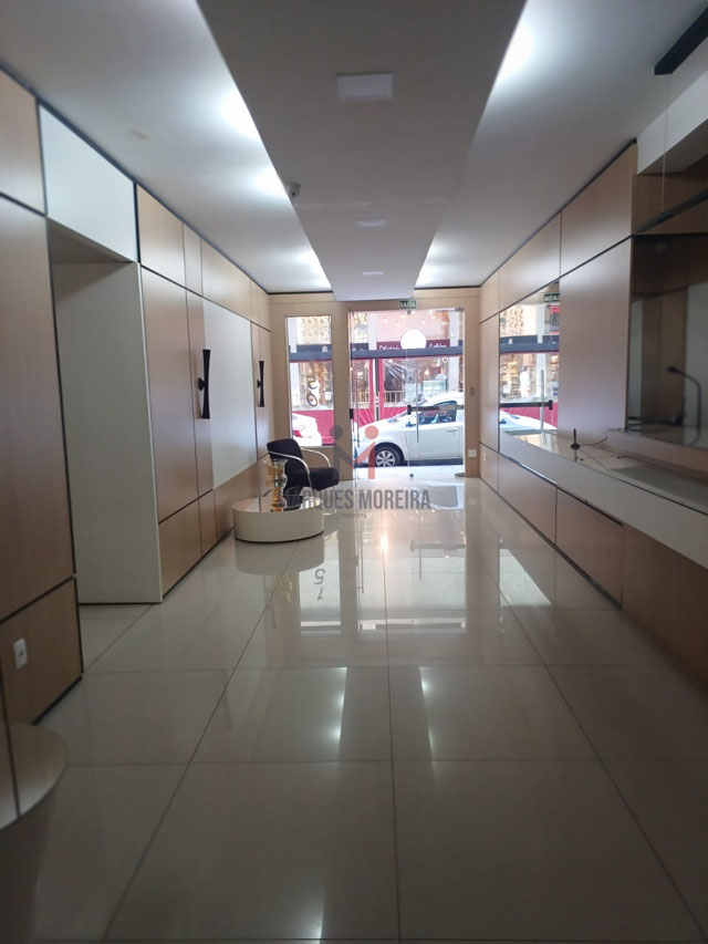 Entrada do prédio visão inversa