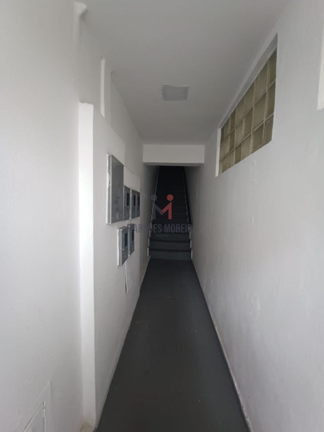 ESCADA DE ACESSO AO APARTAMENTO