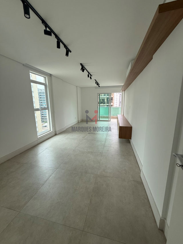 SALA SOCIAL 2 AMBIENTES COM VARANDA