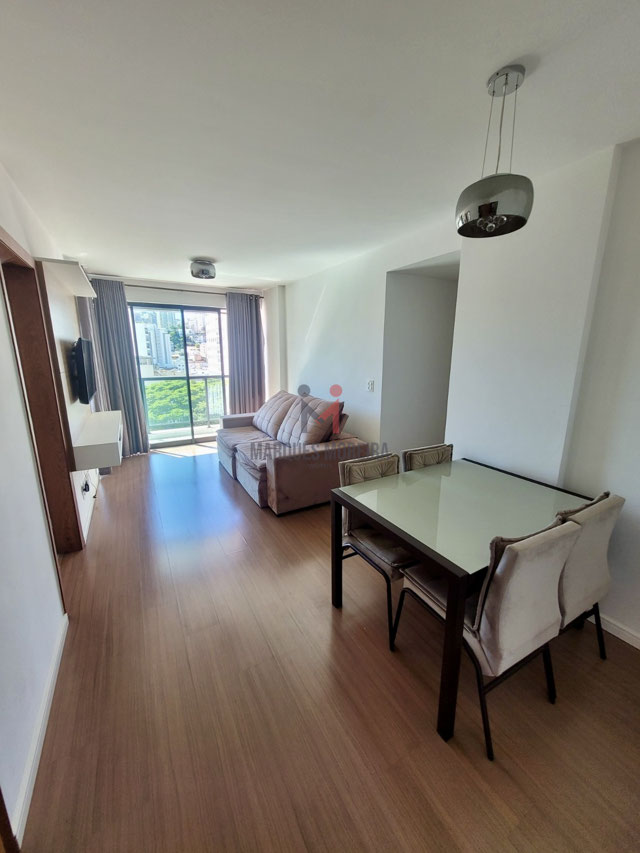 SALA 2 AMBIENTES COM VARANDA