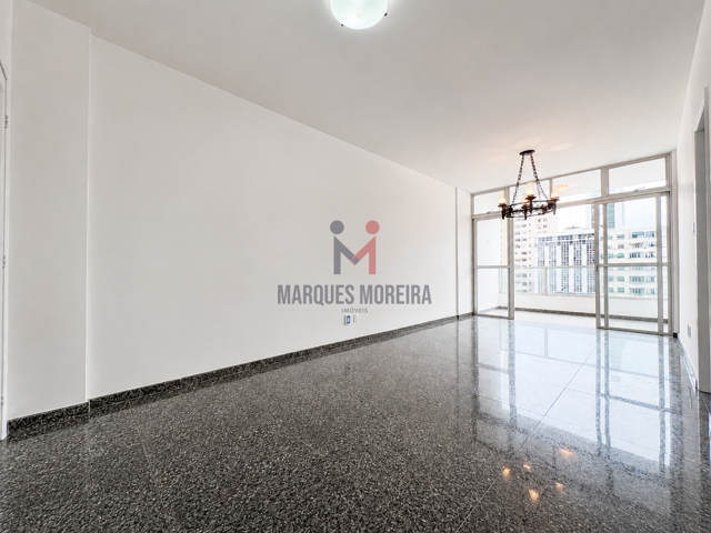 Sala Ampla com Varanda