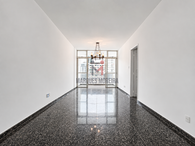 Sala Ampla com Varanda