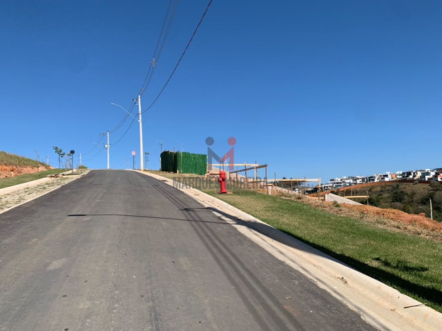 Vista lateral( lote á direita)