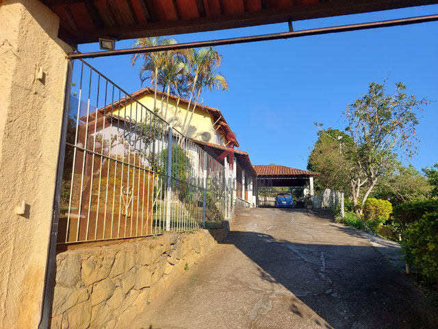 Casa com 3 quartos para venda no bairro Novo Horizonte em Juiz de Fora, MG
