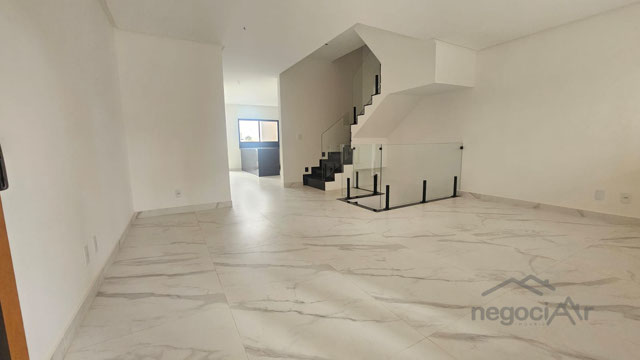 Casa Triplex, Aeroporto