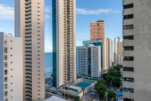 Apartamento em Boa Viagem com 4 quartos para vender Recife