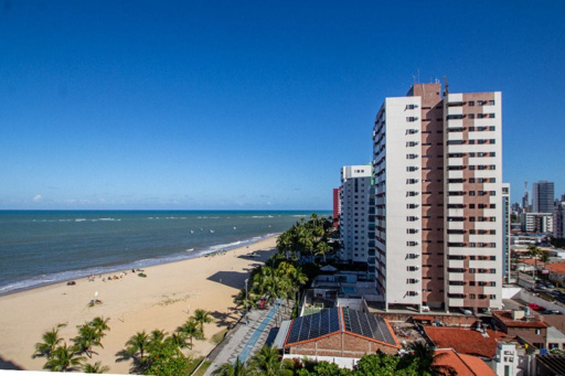 Apartamento frente mar Candeias à venda