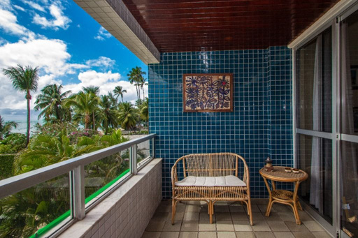 Apartamento beira mar Candeias à venda