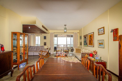Apartamento beira mar Candeias à venda