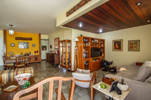 Apartamento beira mar Candeias à venda