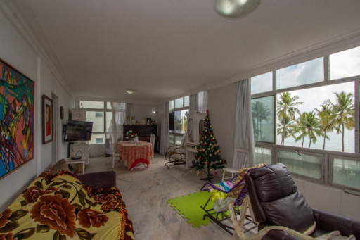 Apartamento beira mar à venda em Recife