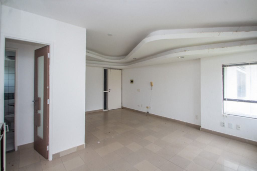 Sala comercial para vender ou alugar no Pina