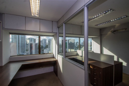 Sala no Empresarial Albert Einstein na Ilha do Leite