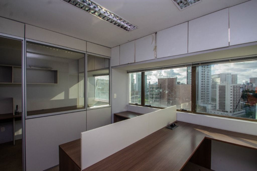 Sala no Empresarial Albert Einstein na Ilha do Leite