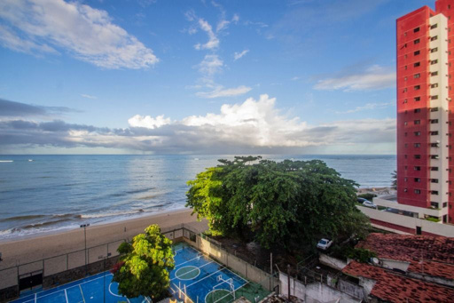 4 quartos frente mar em Candeias para venda