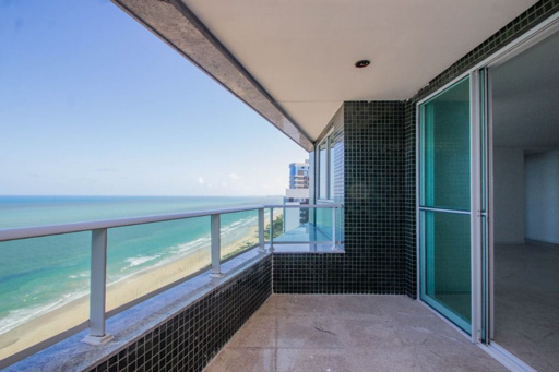 Apartamento na Avenida Boa Viagem com 4 quartos á venda