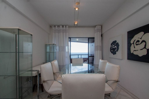 Apartamento com 4 quartos a beira mar de candeias 