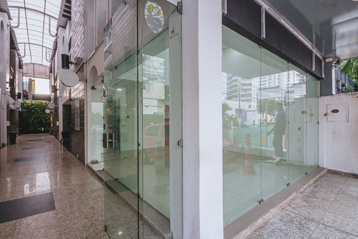 Loja Vitrine para Locação na Galeria Via Della Fontana