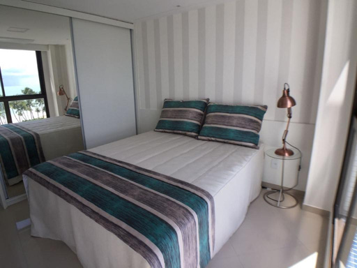 Apartamento beira mar boa viagem à venda