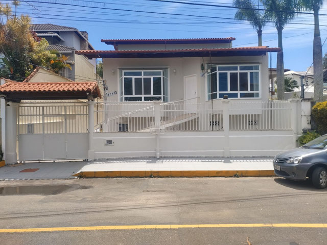 Casa com 5 quartos para venda no bairro Portal da Torre em Juiz de Fora, MG