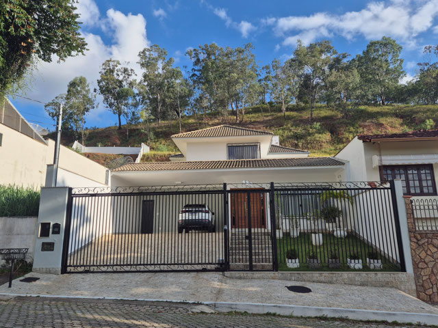 Casa duplex no Quintas da Avenida: 5 quartos, área gourmet e 2 vagas!