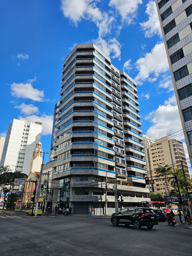 Apartamento 4 quartos (2 suítes) à venda no Centro de Juiz de Fora — Av. Barão do Rio Branco, 2 vagas e vista panorâmica