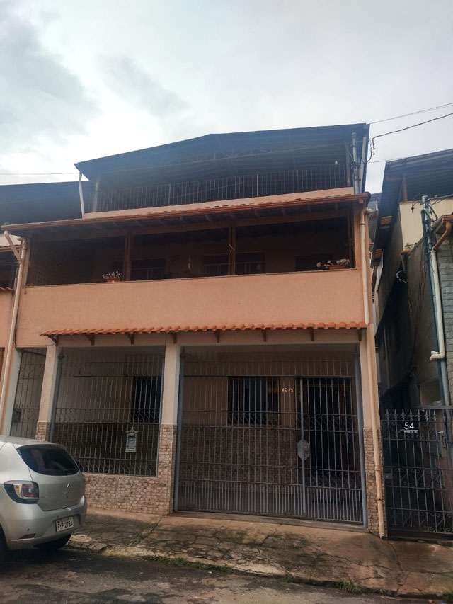 Casa com 3 quartos para venda no bairro Eldorado em Juiz de Fora, MG