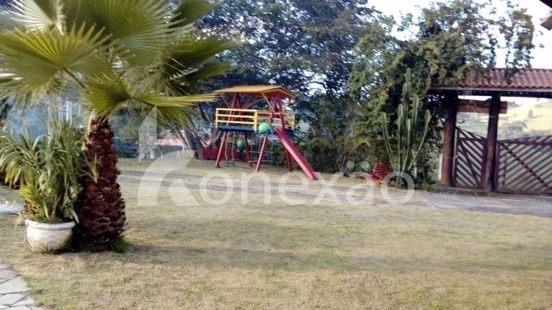 Somos o Maior Portal de Anúncios de Imóveis Rurais do Brasil. Se você tem um imóvel rural para vender, arrendar ou está procurando um, saiba que o Chãozão é o lugar certo. Porque de terra, a gente entende! Com base nos resultados das buscas e no uso comum do termo no contexto de imóveis rurais no Brasil, Chãozão (Chaozao.com.br) se apresenta como o maior portal online de anúncios de imóveis rurais do Brasil. Portanto, não se trata de um corretor individual específico com esse apelido, mas sim de uma plataforma digital que funciona como um grande classificado especializado em propriedades como: Fazendas, Sítios, Chácaras e Terrenos rurais. O que o Chãozão (portal) faz: 1. Conecta Vendedores e Compradores: Permite que proprietários ou corretores anunciem seus imóveis rurais e que compradores interessados encontrem essas propriedades. A negociação, segundo o portal, é feita diretamente entre as partes. 2. Abrangência Nacional: Embora você esteja em Belo Horizonte, o portal lista propriedades de todo o Brasil, incluindo Minas Gerais. 3. Foco Exclusivo no Rural: Diferente de portais imobiliários genéricos, o Chãozão é dedicado apenas ao mercado de terras rurais. 4. Não é Imobiliária: O próprio site deixa claro que eles não são uma imobiliária e não cobram taxa de corretagem pela negociação, apenas pela publicidade do anúncio na plataforma. Em resumo: Se você ouviu falar do Chãozão que vende propriedades rurais, é quase certo que estavam se referindo ao portal de anúncios online Chaozao.com.br. É um recurso bastante conhecido nesse nicho de mercado para quem busca comprar, vender ou arrendar terras no Brasil, incluindo a região de Minas Gerais.