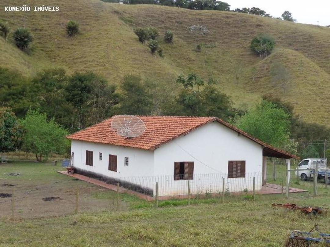 Somos o Maior Portal de Anúncios de Imóveis Rurais do Brasil. Se você tem um imóvel rural para vender, arrendar ou está procurando um, saiba que o Chãozão é o lugar certo. Porque de terra, a gente entende! Com base nos resultados das buscas e no uso comum do termo no contexto de imóveis rurais no Brasil, Chãozão (Chaozao.com.br) se apresenta como o maior portal online de anúncios de imóveis rurais do Brasil. Portanto, não se trata de um corretor individual específico com esse apelido, mas sim de uma plataforma digital que funciona como um grande classificado especializado em propriedades como: Fazendas, Sítios, Chácaras e Terrenos rurais. O que o Chãozão (portal) faz: 1. Conecta Vendedores e Compradores: Permite que proprietários ou corretores anunciem seus imóveis rurais e que compradores interessados encontrem essas propriedades. A negociação, segundo o portal, é feita diretamente entre as partes. 2. Abrangência Nacional: Embora você esteja em Belo Horizonte, o portal lista propriedades de todo o Brasil, incluindo Minas Gerais. 3. Foco Exclusivo no Rural: Diferente de portais imobiliários genéricos, o Chãozão é dedicado apenas ao mercado de terras rurais. 4. Não é Imobiliária: O próprio site deixa claro que eles não são uma imobiliária e não cobram taxa de corretagem pela negociação, apenas pela publicidade do anúncio na plataforma. Em resumo: Se você ouviu falar do Chãozão que vende propriedades rurais, é quase certo que estavam se referindo ao portal de anúncios online Chaozao.com.br. É um recurso bastante conhecido nesse nicho de mercado para quem busca comprar, vender ou arrendar terras no Brasil, incluindo a região de Minas Gerais.