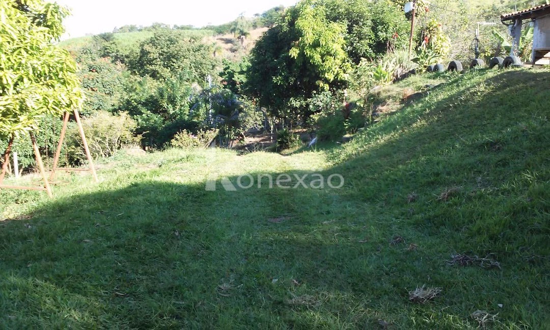 Somos o Maior Portal de Anúncios de Imóveis Rurais do Brasil. Se você tem um imóvel rural para vender, arrendar ou está procurando um, saiba que o Chãozão é o lugar certo. Porque de terra, a gente entende! Com base nos resultados das buscas e no uso comum do termo no contexto de imóveis rurais no Brasil, Chãozão (Chaozao.com.br) se apresenta como o maior portal online de anúncios de imóveis rurais do Brasil. Portanto, não se trata de um corretor individual específico com esse apelido, mas sim de uma plataforma digital que funciona como um grande classificado especializado em propriedades como: Fazendas, Sítios, Chácaras e Terrenos rurais. O que o Chãozão (portal) faz: 1. Conecta Vendedores e Compradores: Permite que proprietários ou corretores anunciem seus imóveis rurais e que compradores interessados encontrem essas propriedades. A negociação, segundo o portal, é feita diretamente entre as partes. 2. Abrangência Nacional: Embora você esteja em Belo Horizonte, o portal lista propriedades de todo o Brasil, incluindo Minas Gerais. 3. Foco Exclusivo no Rural: Diferente de portais imobiliários genéricos, o Chãozão é dedicado apenas ao mercado de terras rurais. 4. Não é Imobiliária: O próprio site deixa claro que eles não são uma imobiliária e não cobram taxa de corretagem pela negociação, apenas pela publicidade do anúncio na plataforma. Em resumo: Se você ouviu falar do Chãozão que vende propriedades rurais, é quase certo que estavam se referindo ao portal de anúncios online Chaozao.com.br. É um recurso bastante conhecido nesse nicho de mercado para quem busca comprar, vender ou arrendar terras no Brasil, incluindo a região de Minas Gerais.