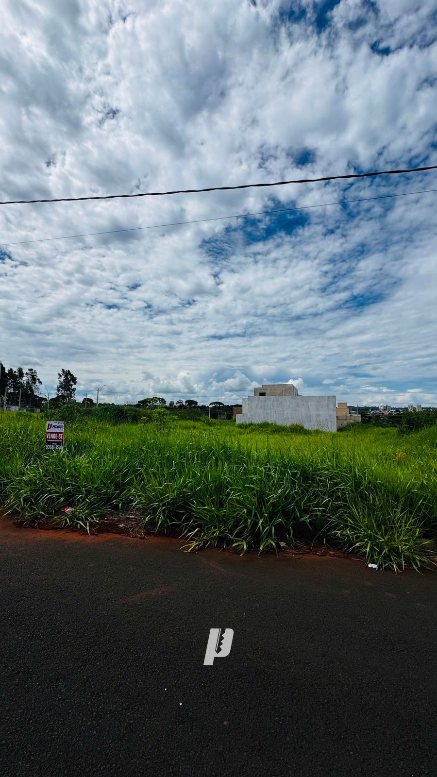 Terreno à venda no Jardim Esperanzza