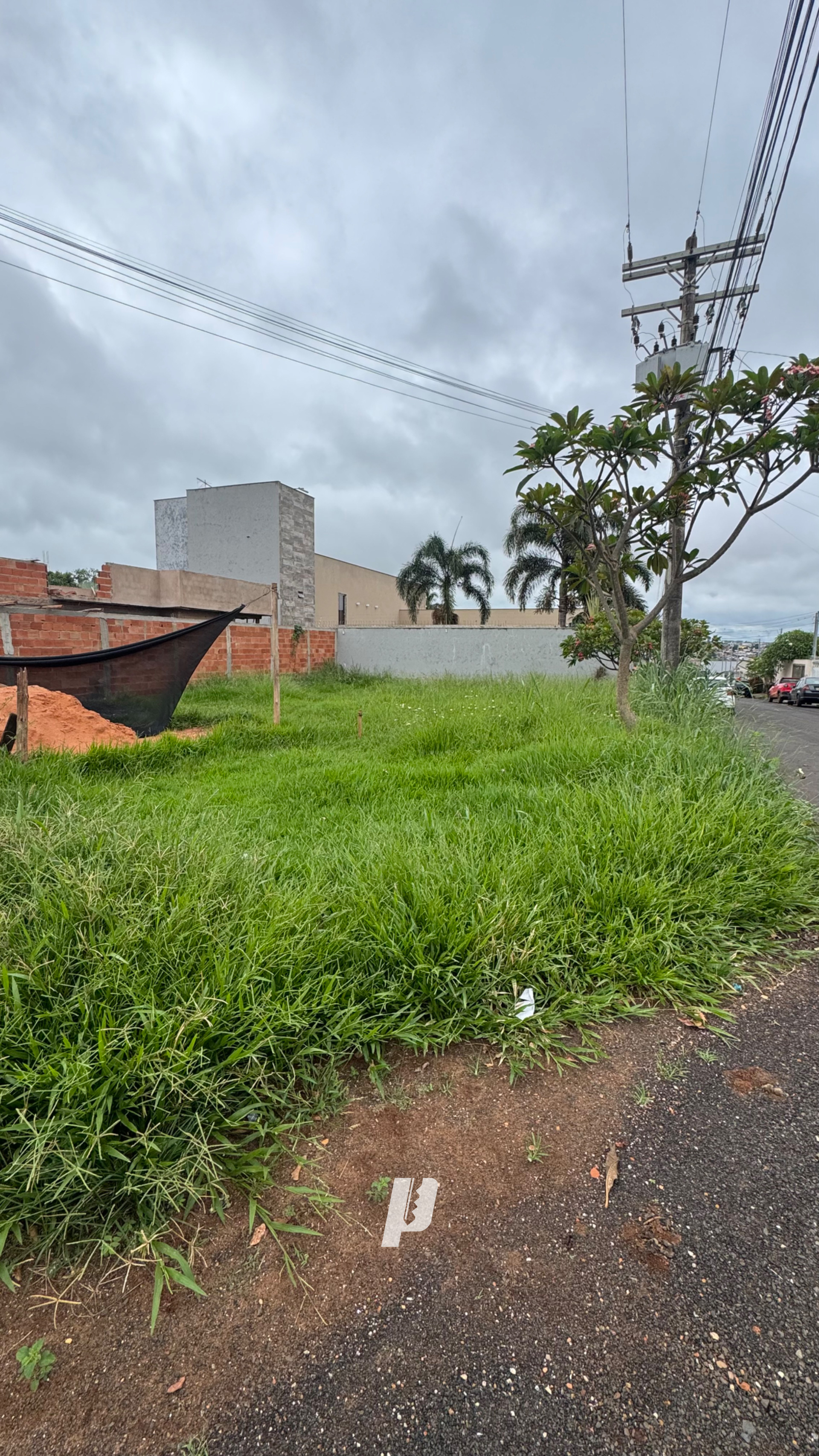 Terreno à venda no Residencial Gameleira