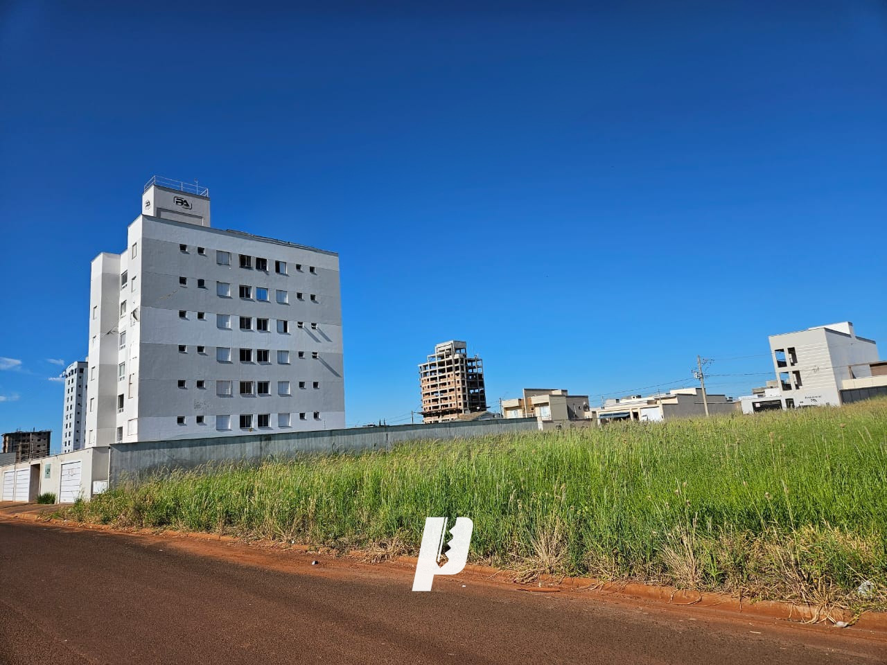 Terreno à venda no Residencial Campos Elísios