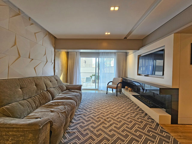 7 (1)