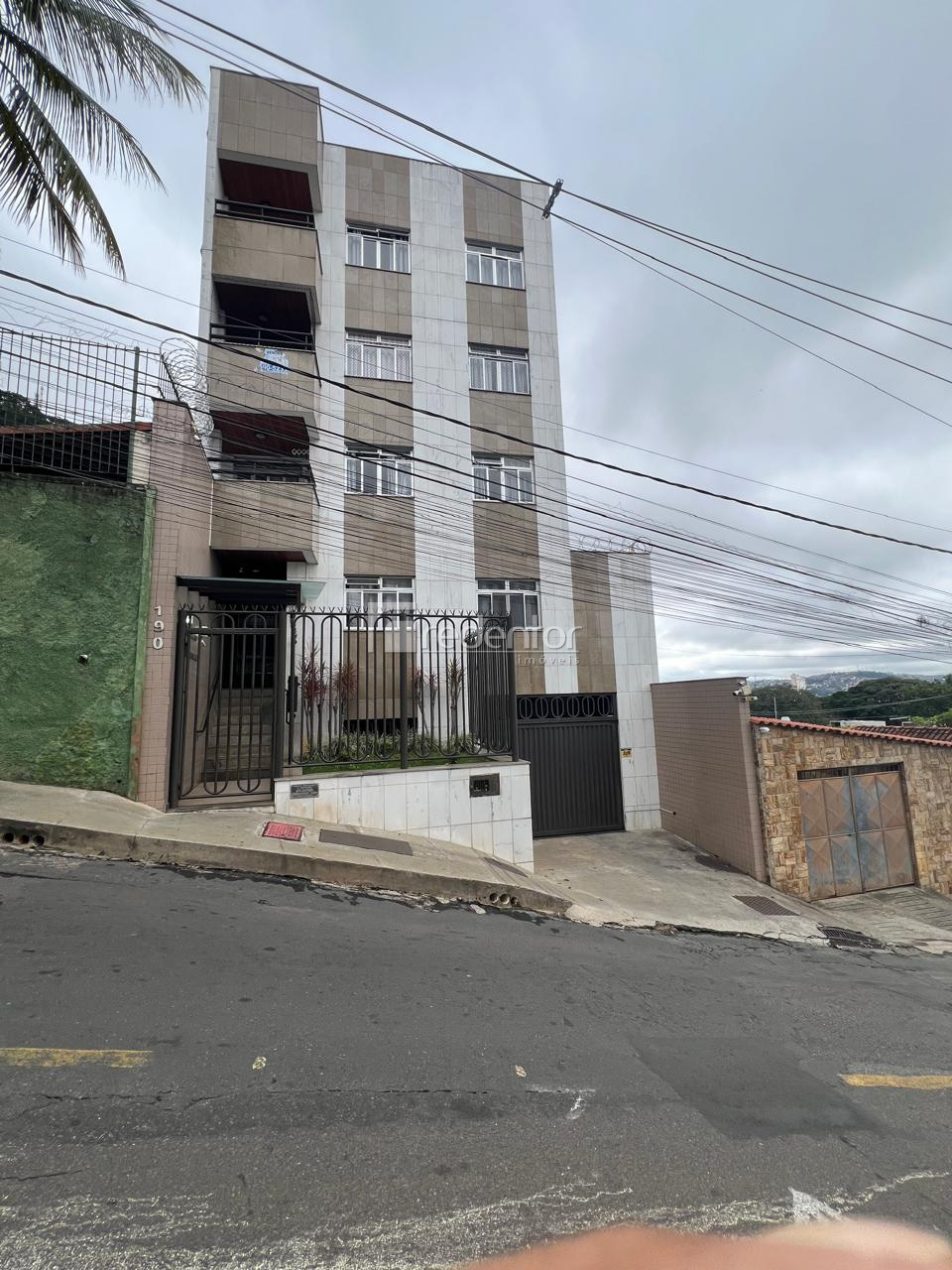 Apartamento para Alugar em Paineiras, Juiz de Fora - MG - Foto 2