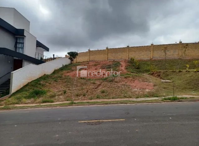 Excelente lote no condomínio de alto padrão Estrela Alta