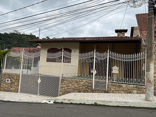 Excelente casa linear