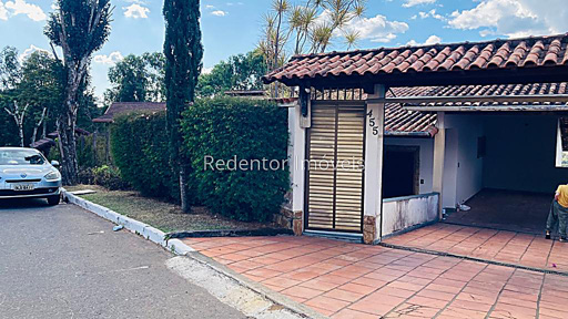 Casa com 3 quartos para venda no bairro ALTO DOS PINHEIROS em Juiz de Fora, MG