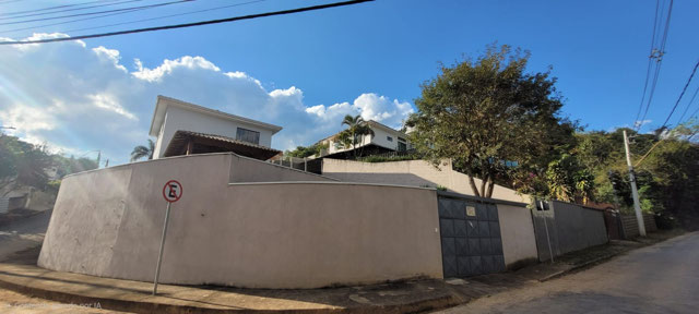 Casa com 3 quartos para venda no bairro Bom Pastor em Juiz de Fora, MG